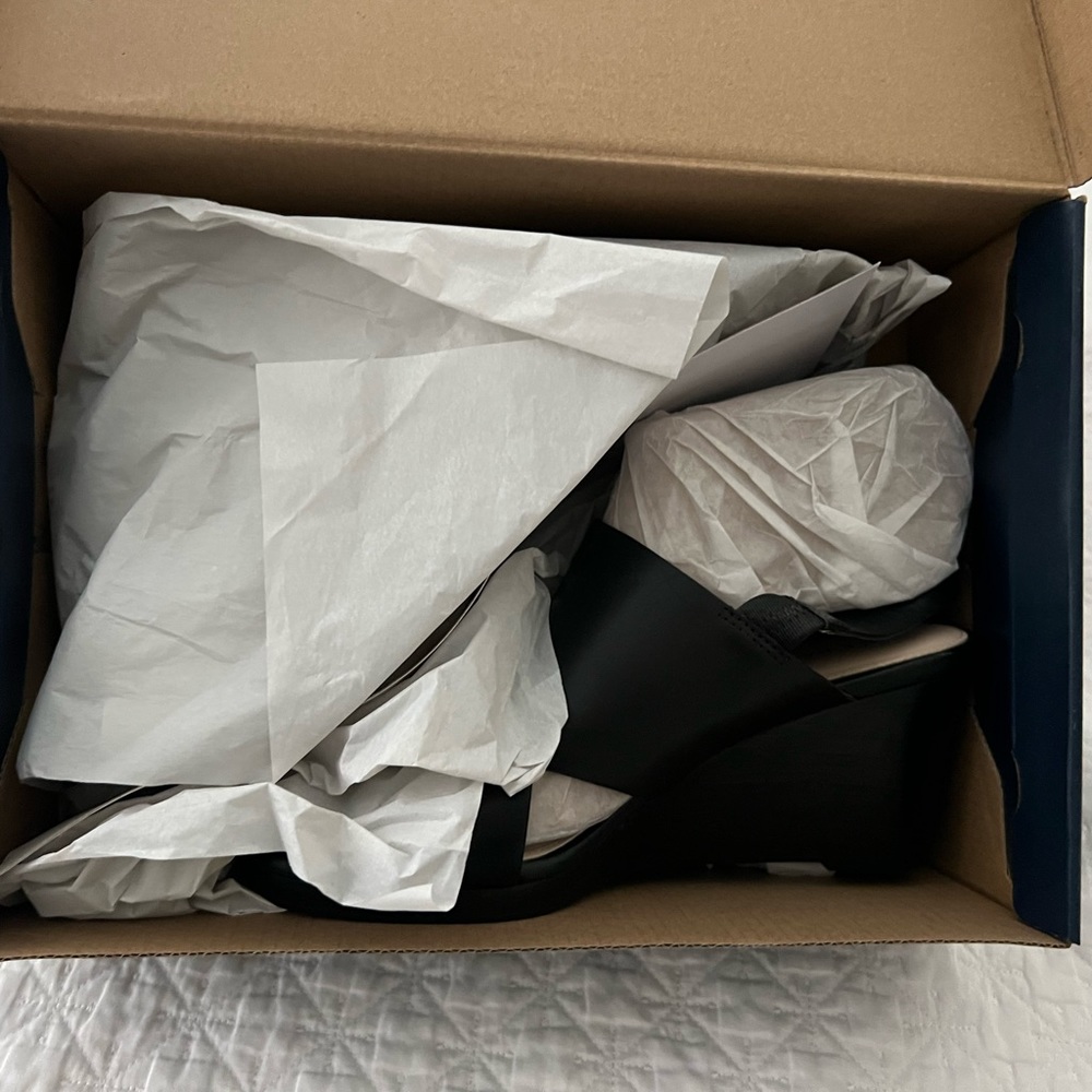 Cole Haan - Picture 2 of 9